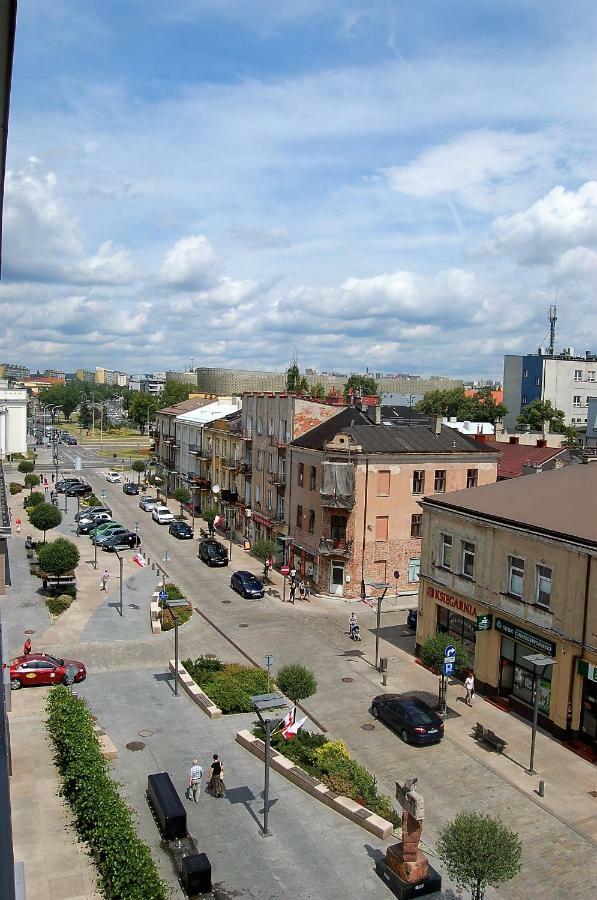 Family & Business Sauna Apartments Rynek Centrum Downtown - 2 Bedroom With Private Sauna, Balcony, Parking Кельце Экстерьер фото