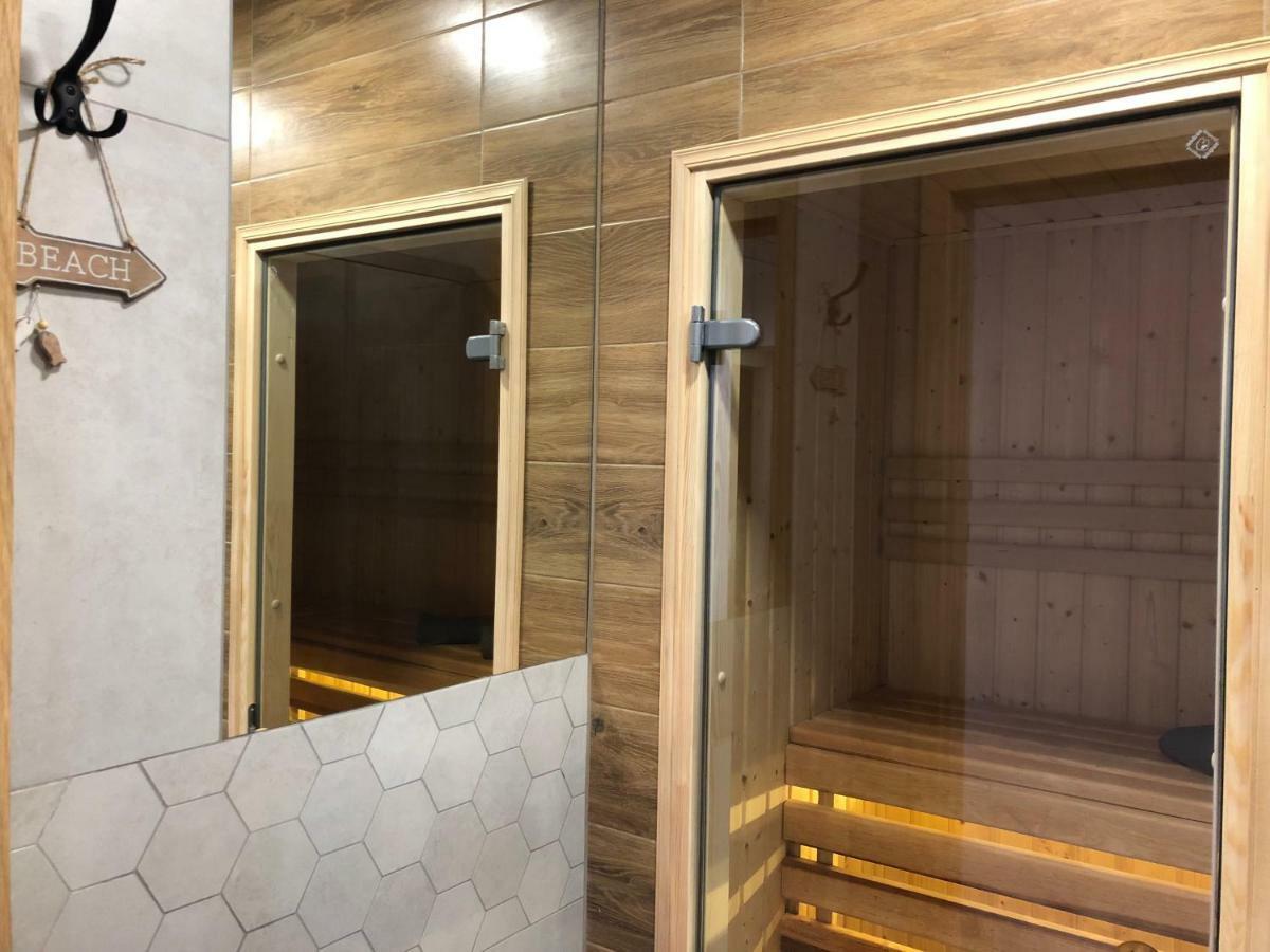 Family & Business Sauna Apartments Rynek Centrum Downtown - 2 Bedroom With Private Sauna, Balcony, Parking Кельце Экстерьер фото
