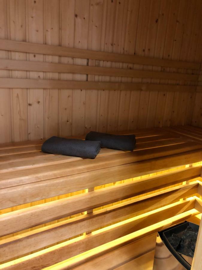 Family & Business Sauna Apartments Rynek Centrum Downtown - 2 Bedroom With Private Sauna, Balcony, Parking Кельце Экстерьер фото