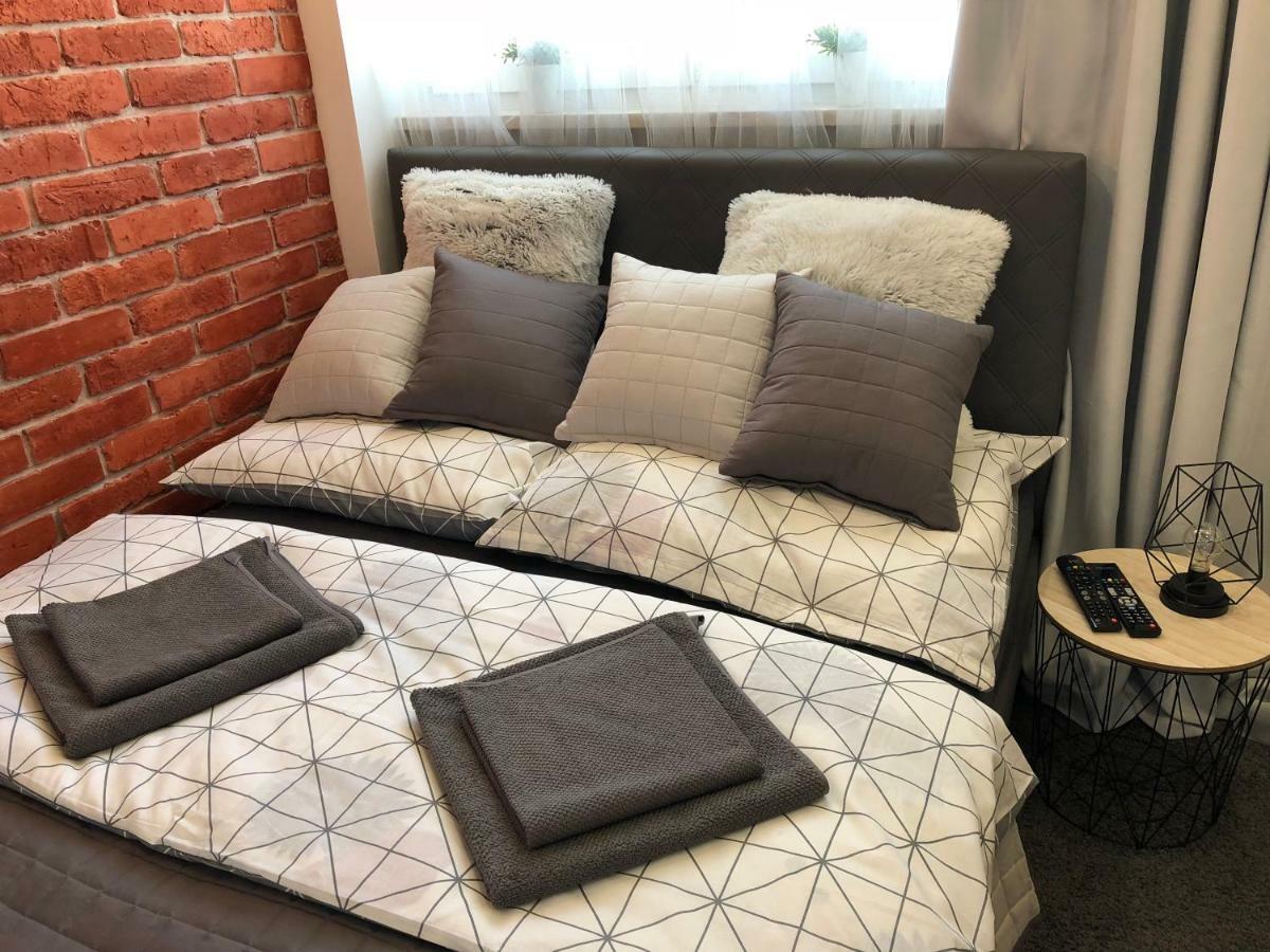 Family & Business Sauna Apartments Rynek Centrum Downtown - 2 Bedroom With Private Sauna, Balcony, Parking Кельце Экстерьер фото