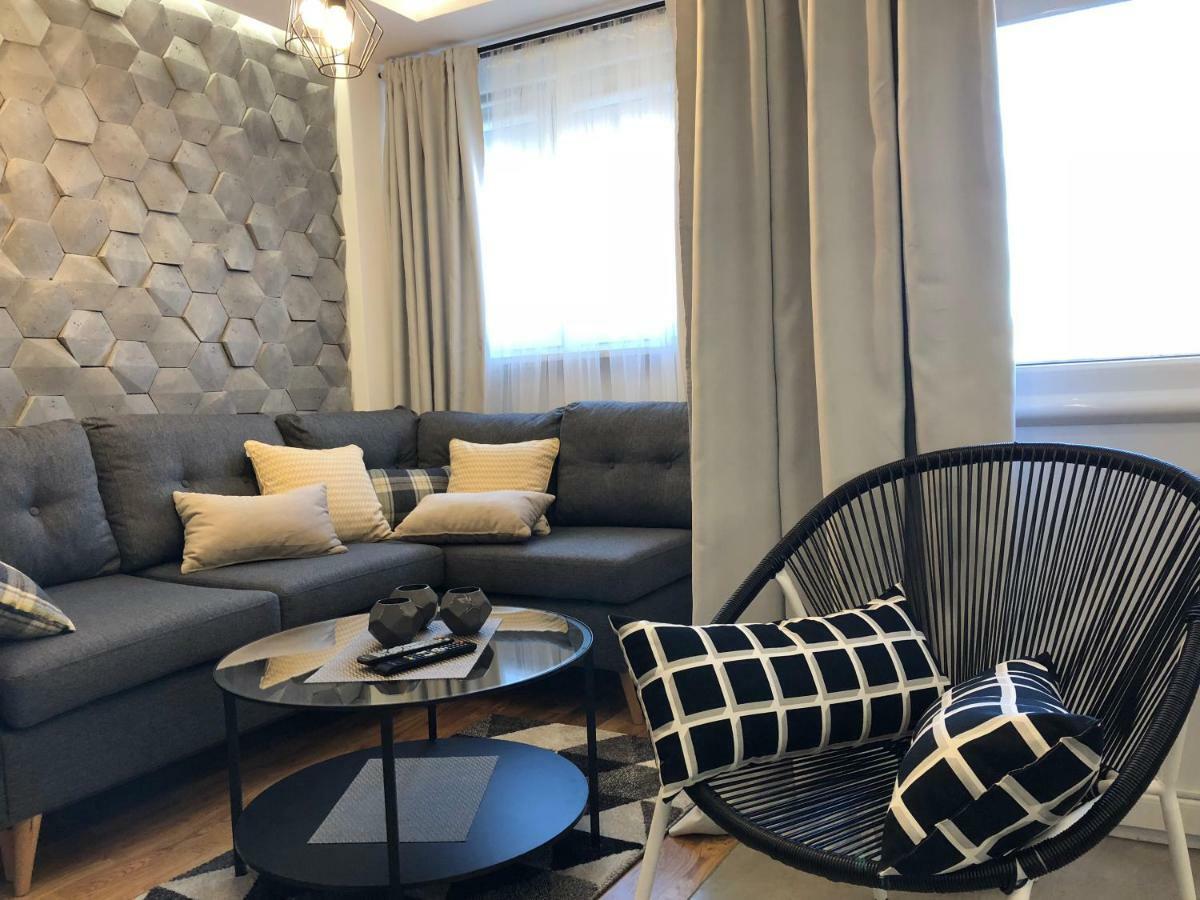 Family & Business Sauna Apartments Rynek Centrum Downtown - 2 Bedroom With Private Sauna, Balcony, Parking Кельце Экстерьер фото