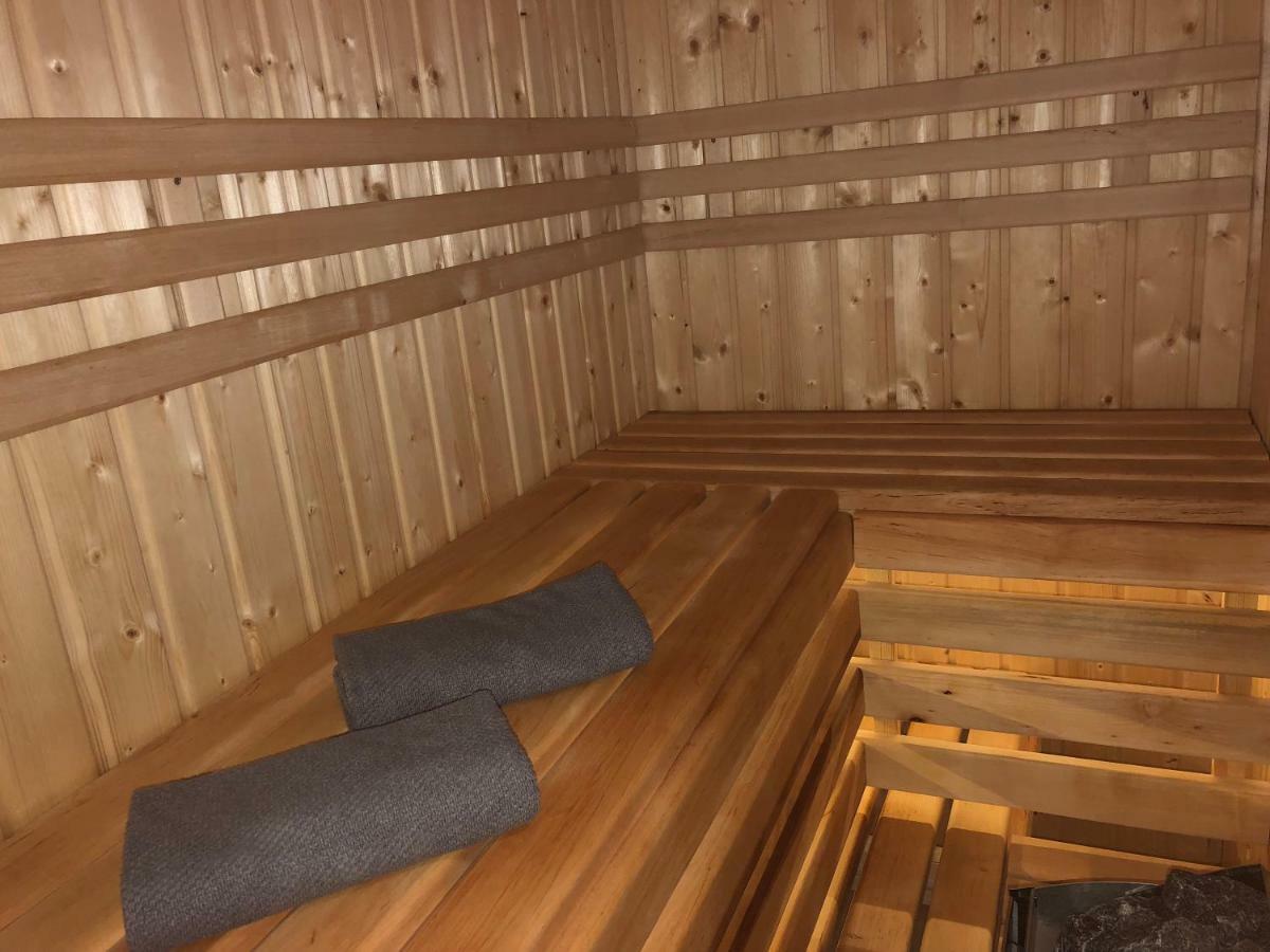 Family & Business Sauna Apartments Rynek Centrum Downtown - 2 Bedroom With Private Sauna, Balcony, Parking Кельце Экстерьер фото